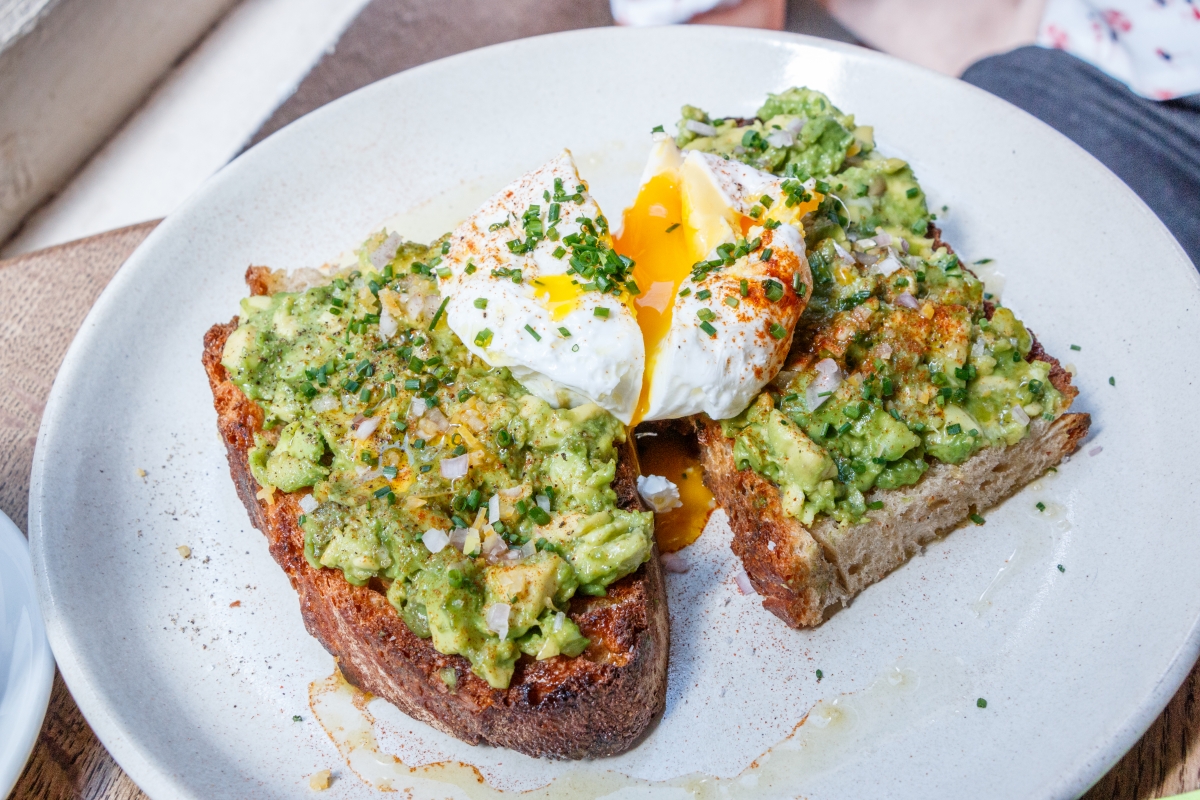 Toast avocat FRAGMENTS Paris